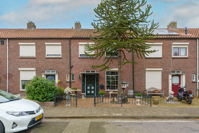 Loek Verstr. 7