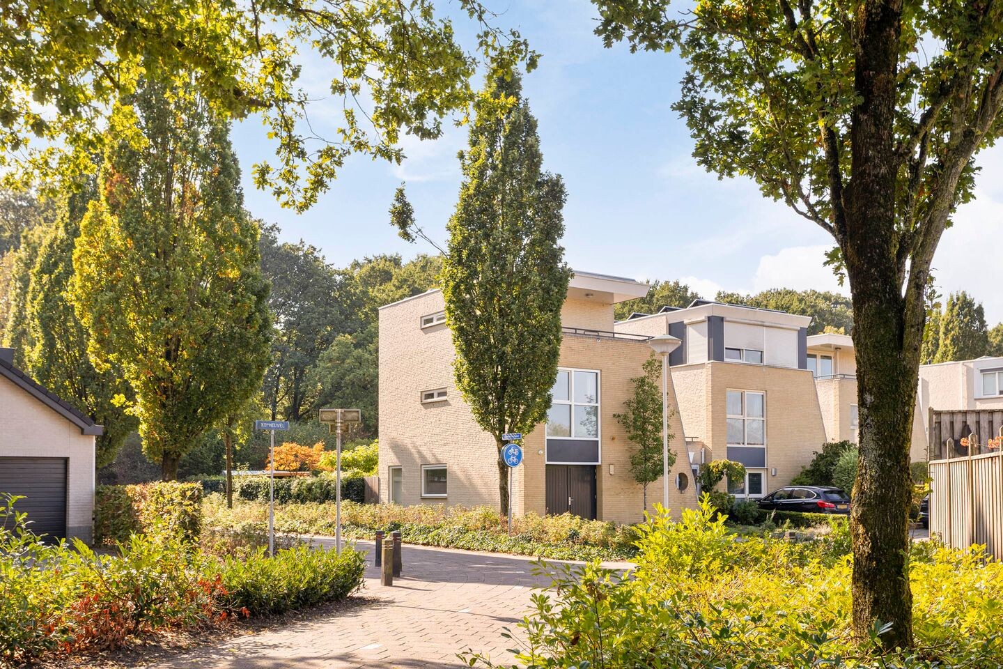 Hoekwoning te koop: Landheuvel 1, Best