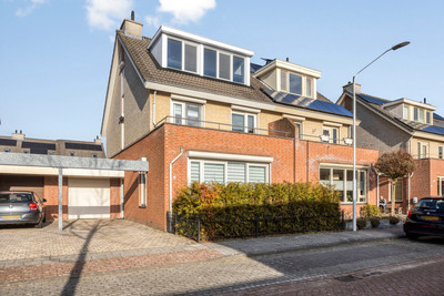 Maaivelden 24