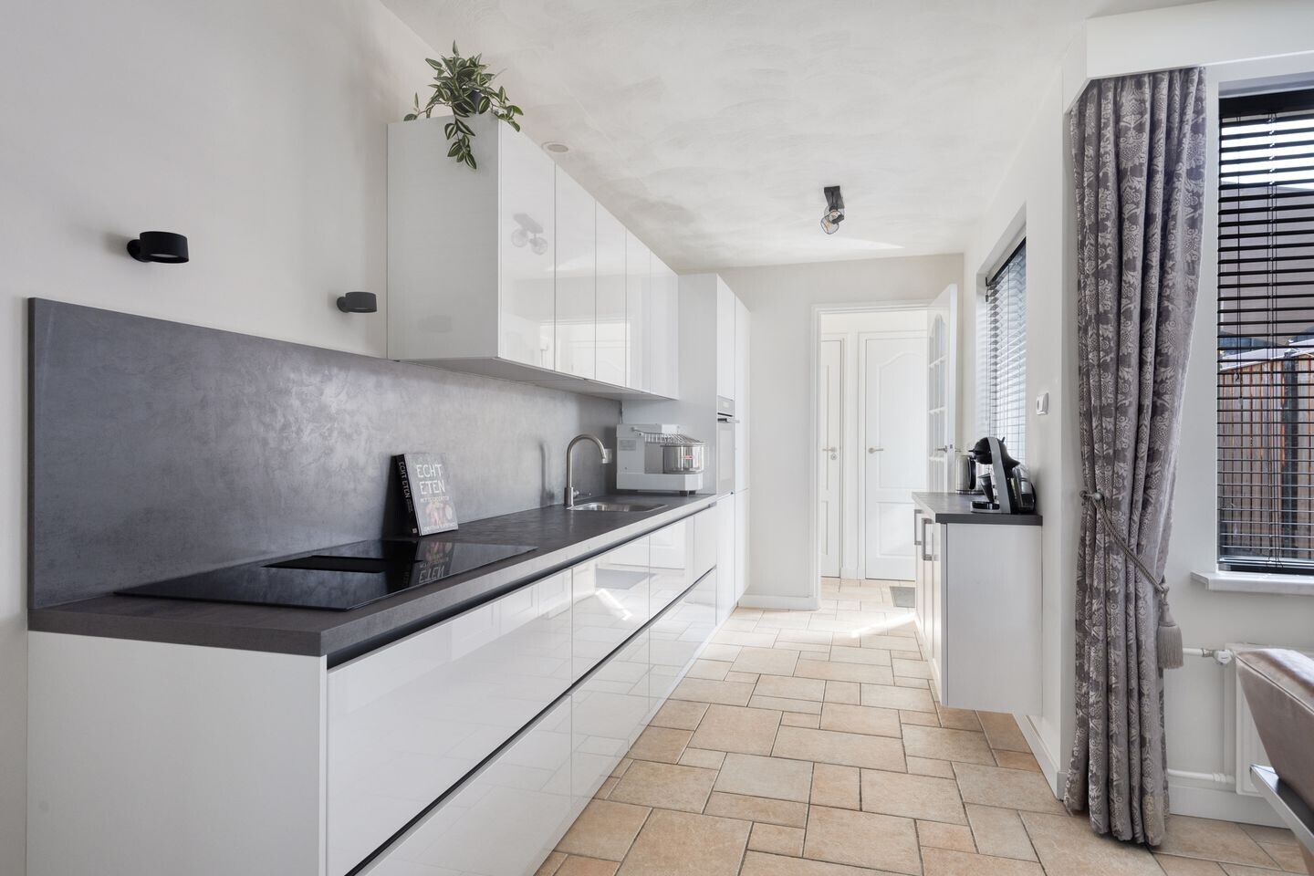 Tussenwoning te koop: Korenbloemstraat 17, Helmond