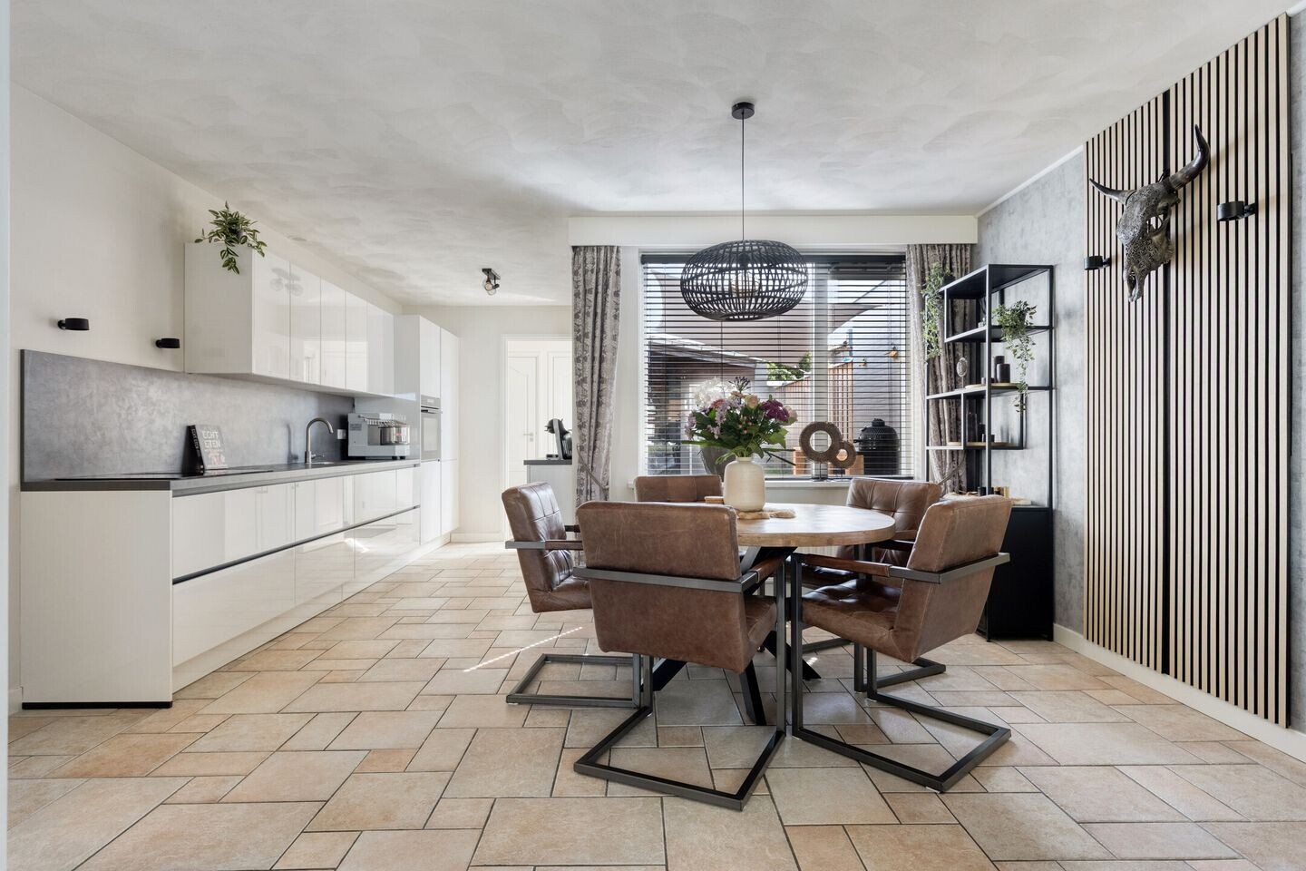 Tussenwoning te koop: Korenbloemstraat 17, Helmond