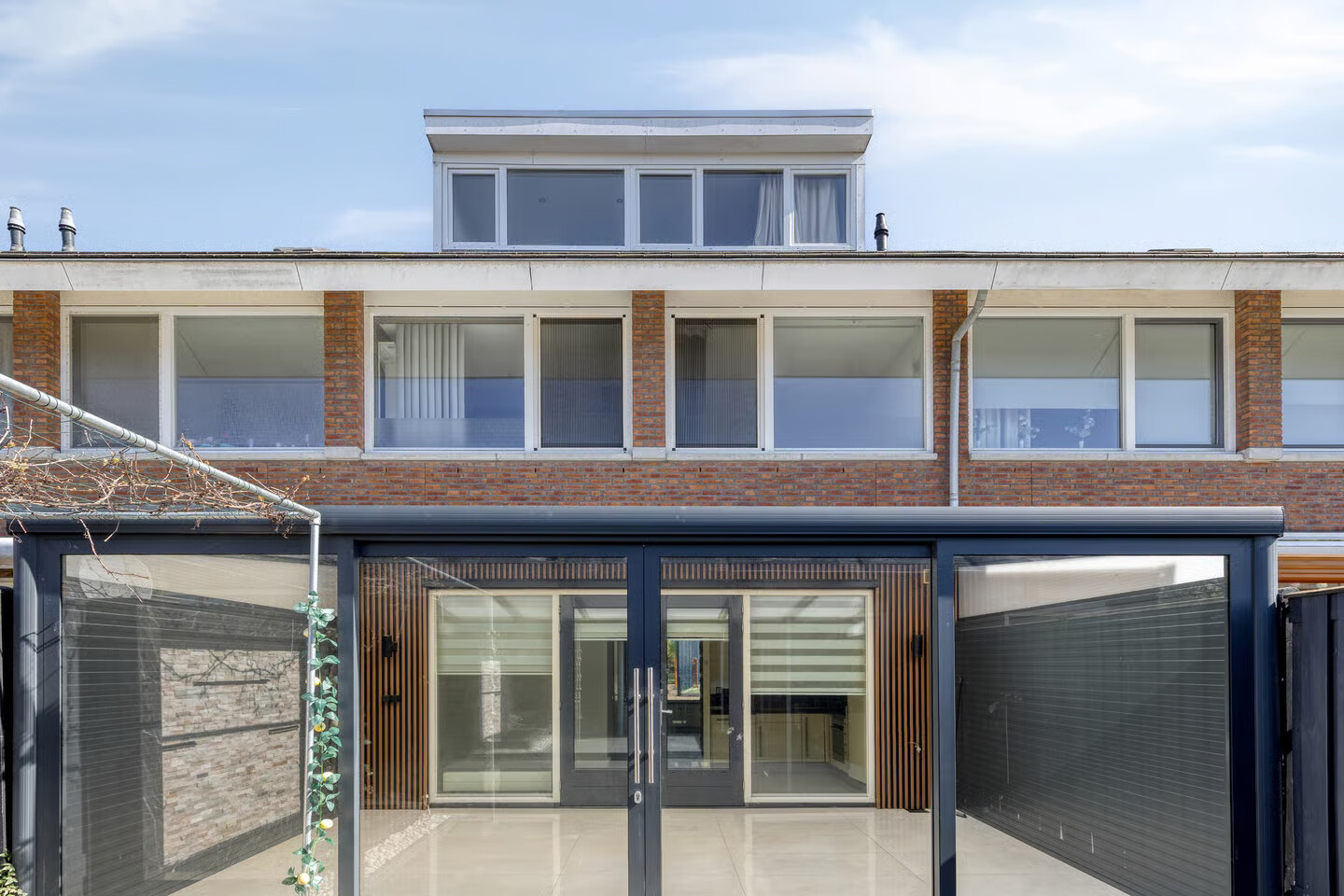 Tussenwoning te koop: Hermelijnstraat 13, Helmond