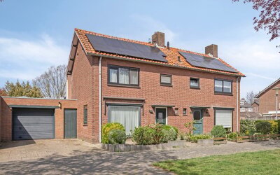 Hugo van de. 1