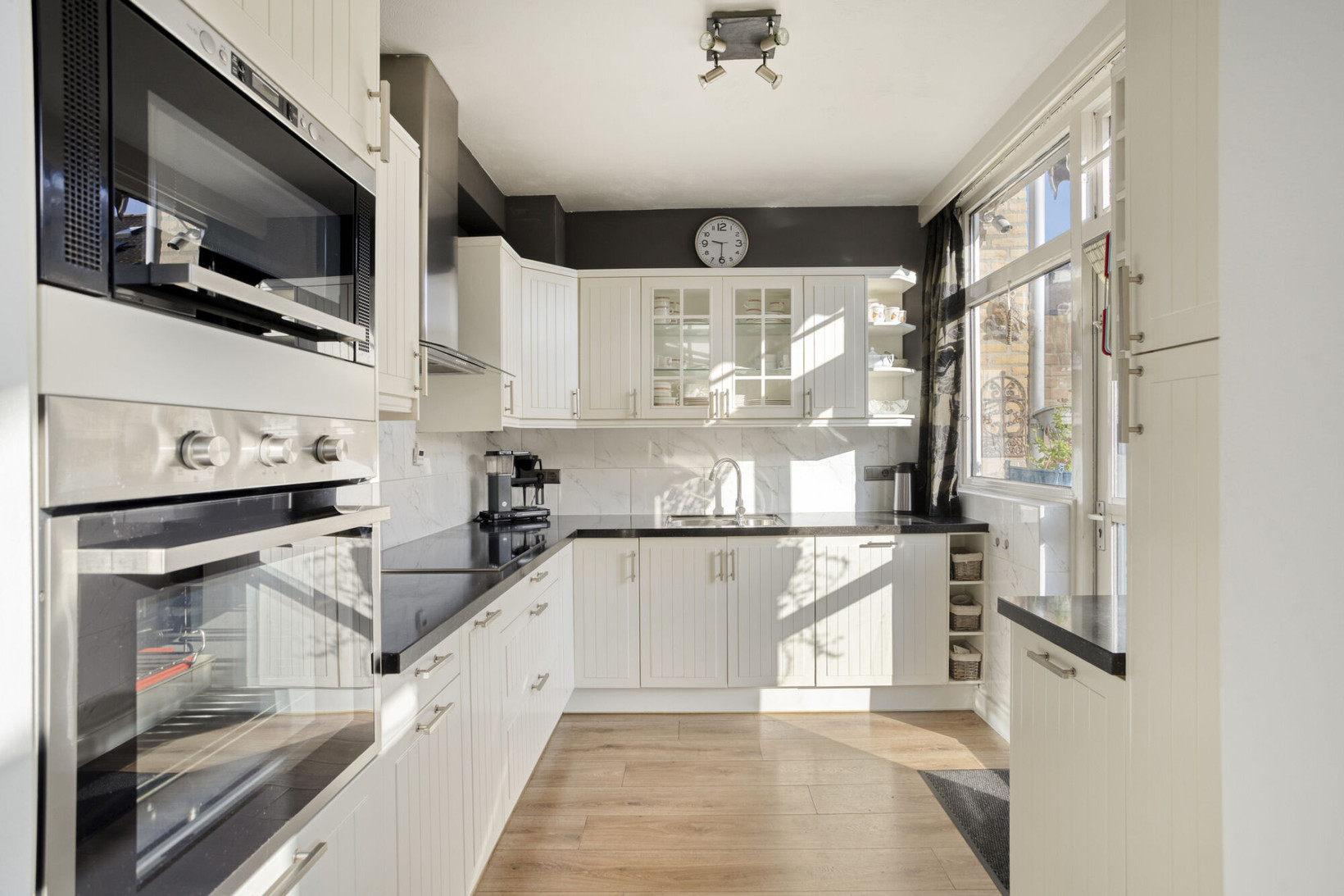 Tussenwoning te koop: Plesmanlaan 24, Helmond