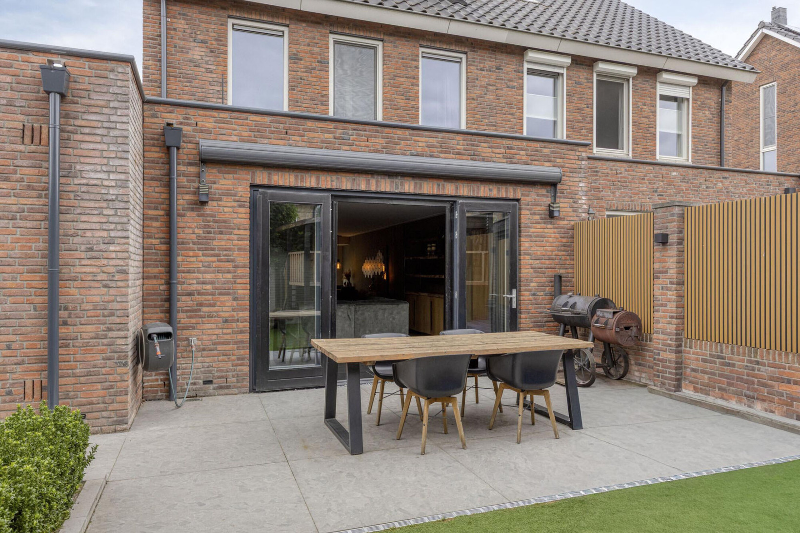 Twee-onder-één-kap te koop: Kruipheide 11, Helmond