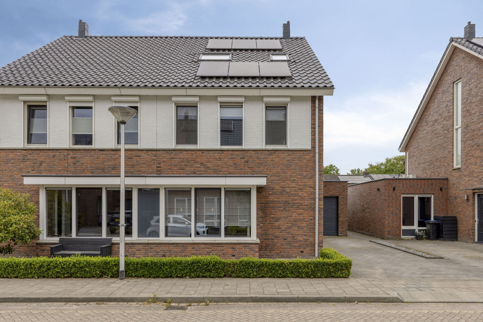Twee-onder-één-kap te koop: Kruipheide 11, Helmond