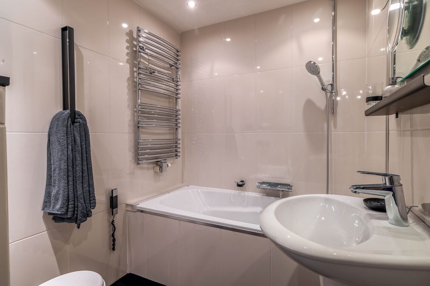 Tussenwoning te koop: Rendierlaan 28, Helmond
