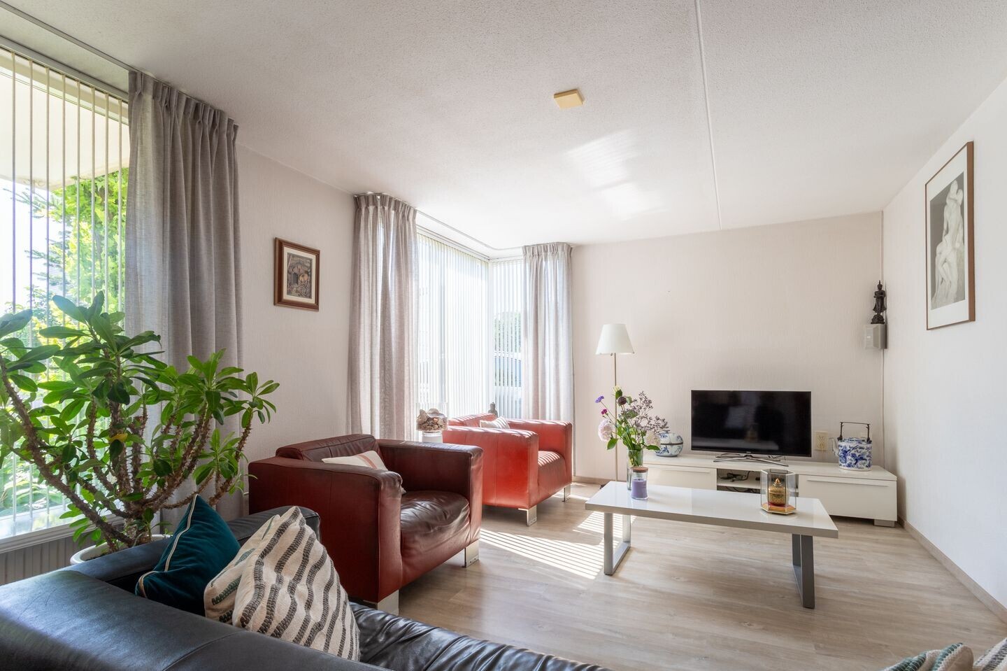 Tussenwoning te koop: Elbeplantsoen 9, Helmond