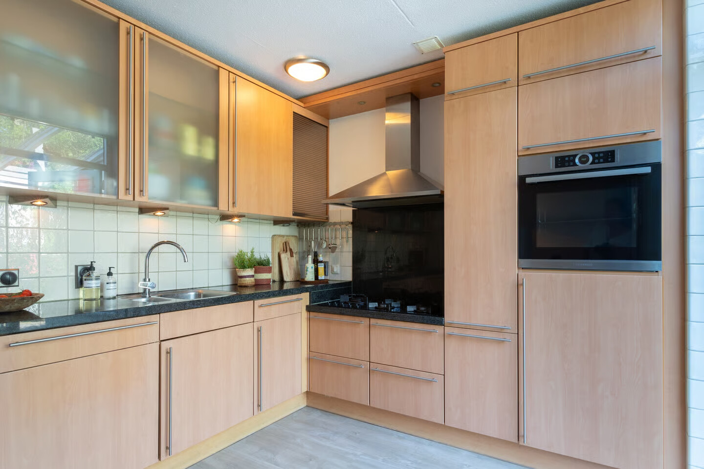 Tussenwoning te koop: Elbeplantsoen 9, Helmond