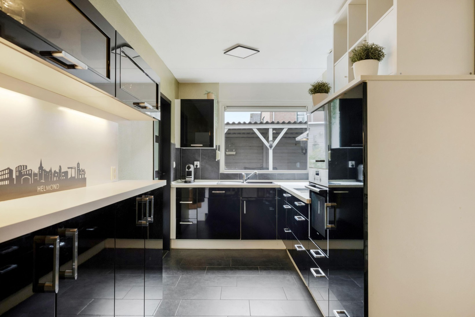 Tussenwoning te koop: Dongestraat 55, Helmond