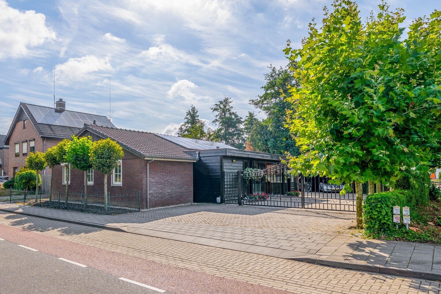 Vrijstaande woning te koop: Houtse Parallelweg 73, Helmond