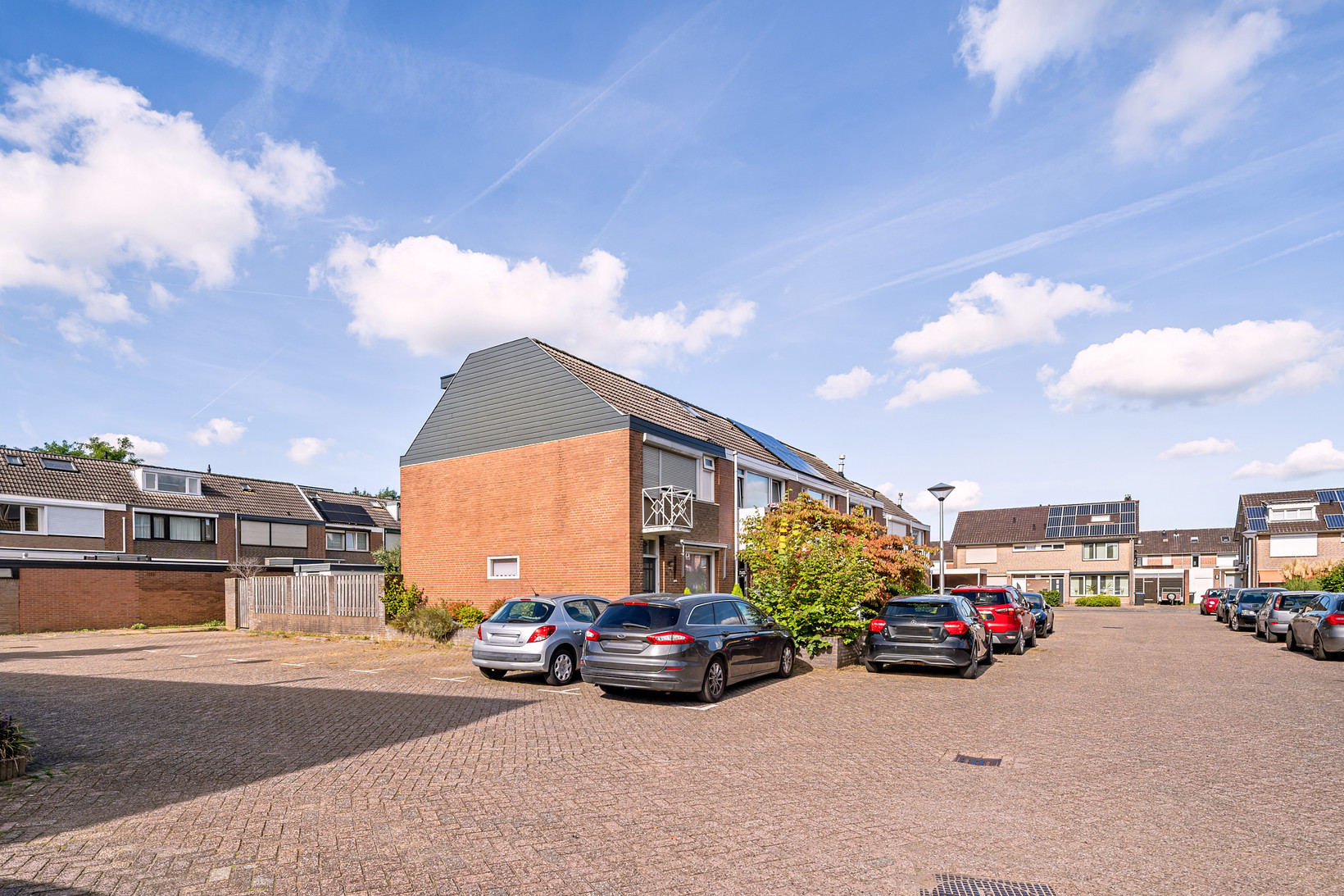 Tussenwoning te koop: Makreelstraat 89, Helmond