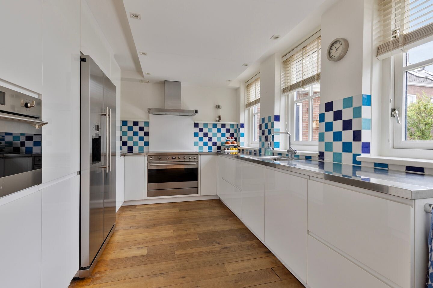 Vrijstaande woning te koop: Schutsboom 48, Helmond