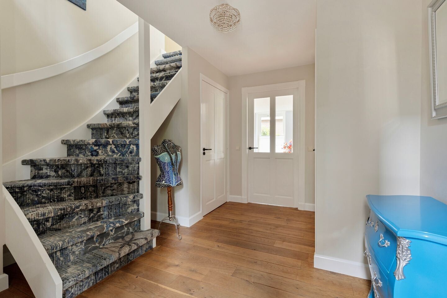 Vrijstaande woning te koop: Schutsboom 48, Helmond