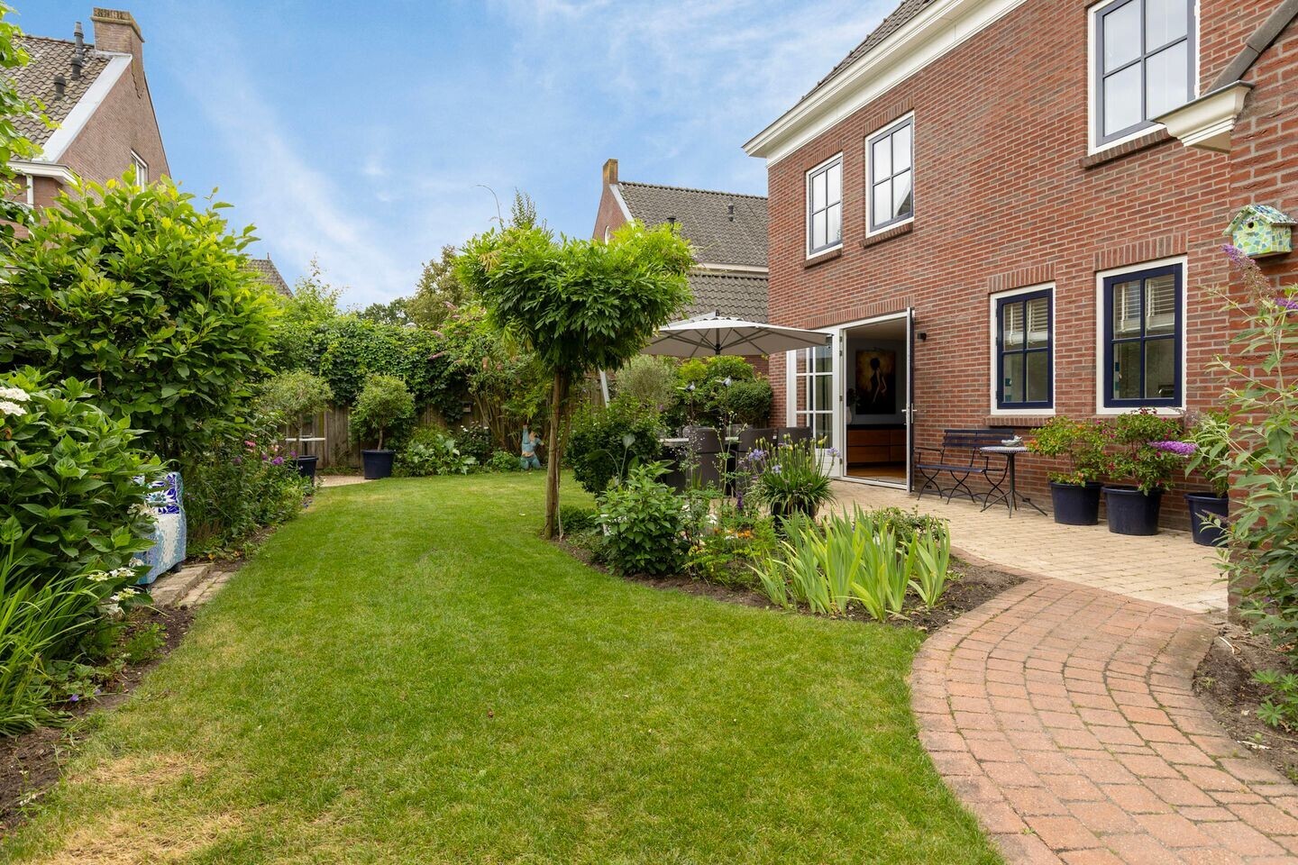 Vrijstaande woning te koop: Schutsboom 48, Helmond