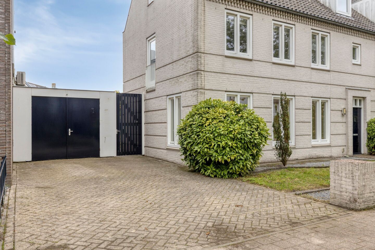 Twee-onder-één-kap te koop: Stepekolk-Oost 25, Helmond