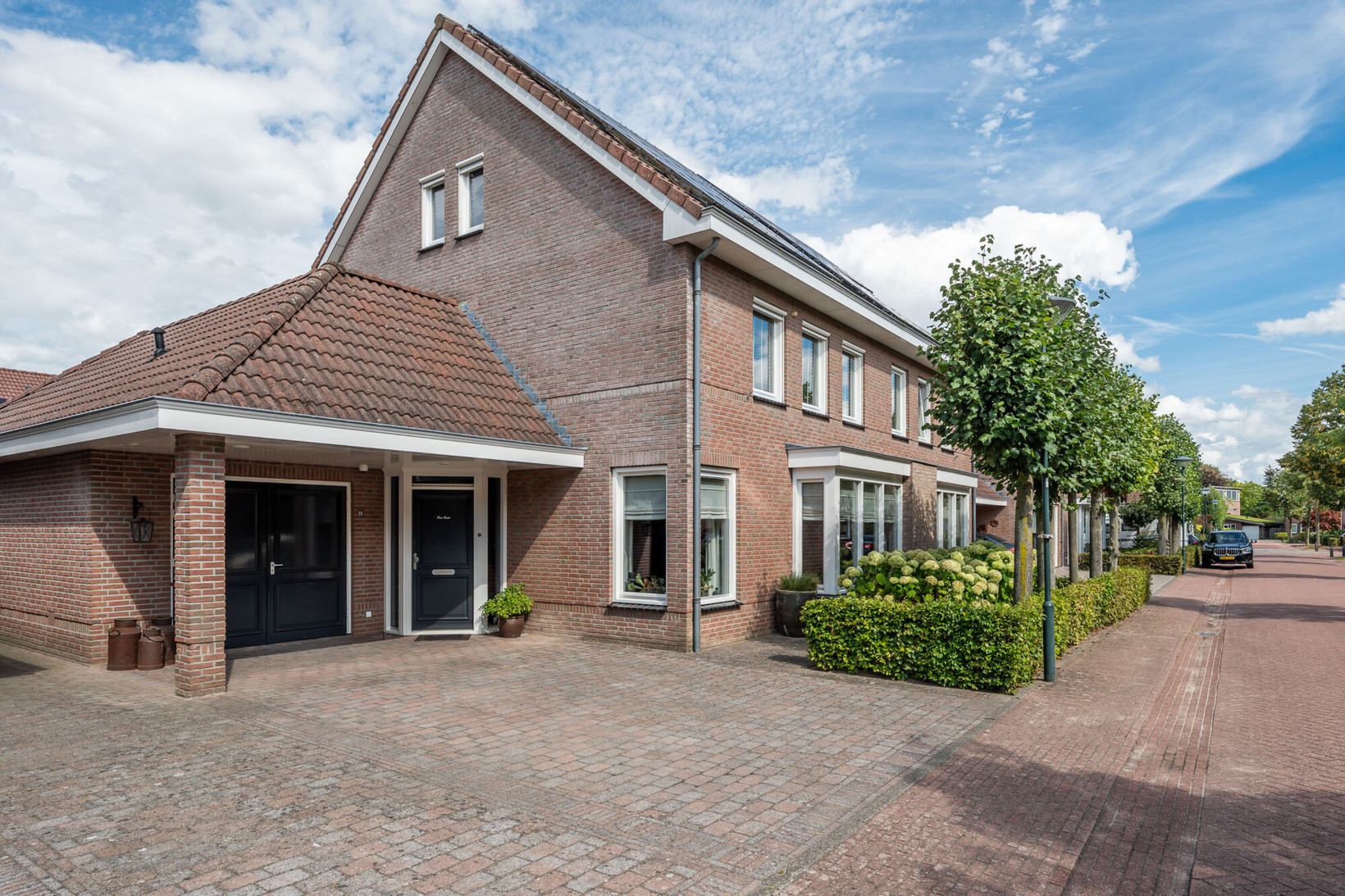 Twee-onder-één-kap te koop: Dircxken van Meghenstraat 16, Helmond