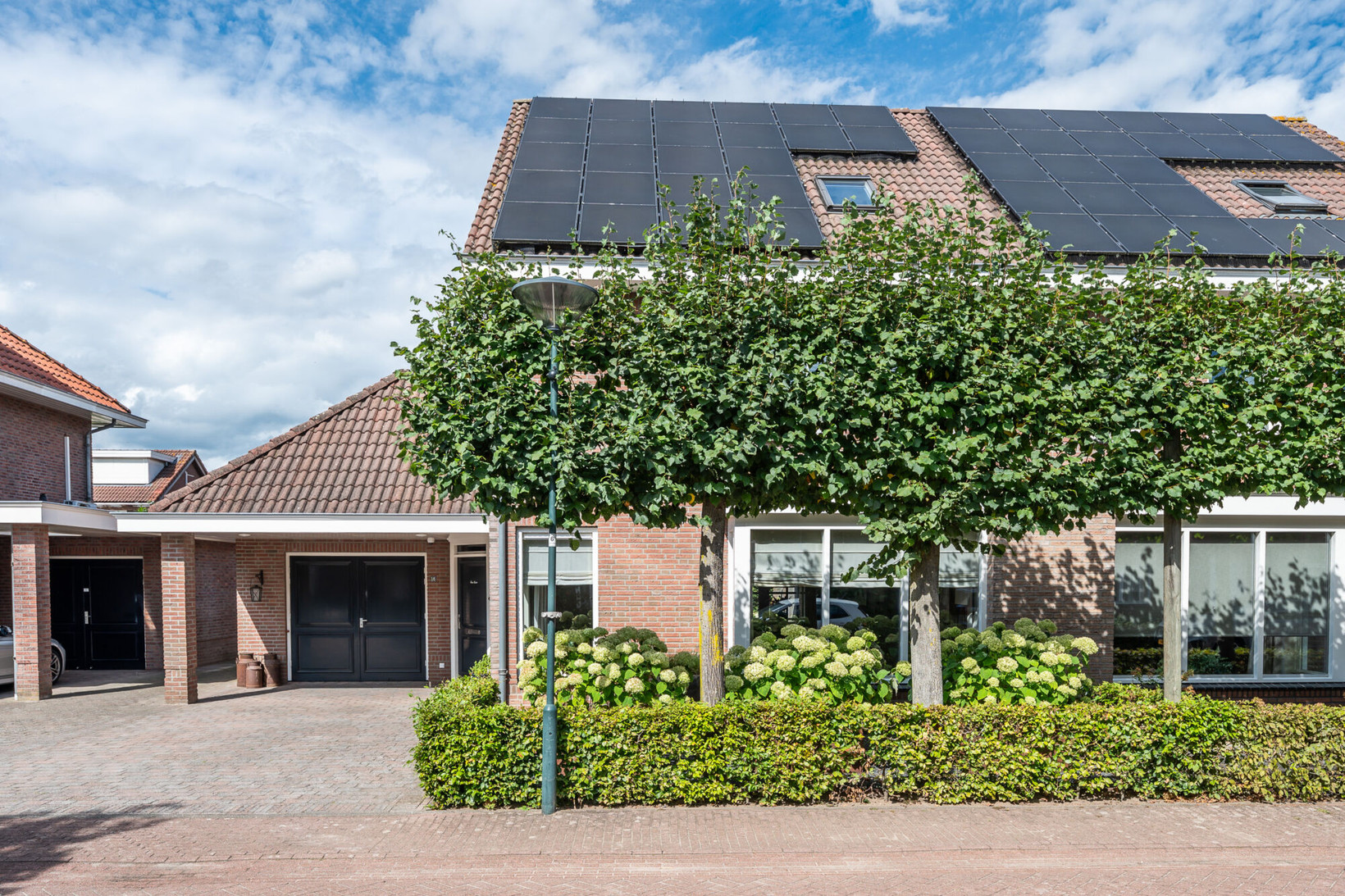 Twee-onder-één-kap te koop: Dircxken van Meghenstraat 16, Helmond