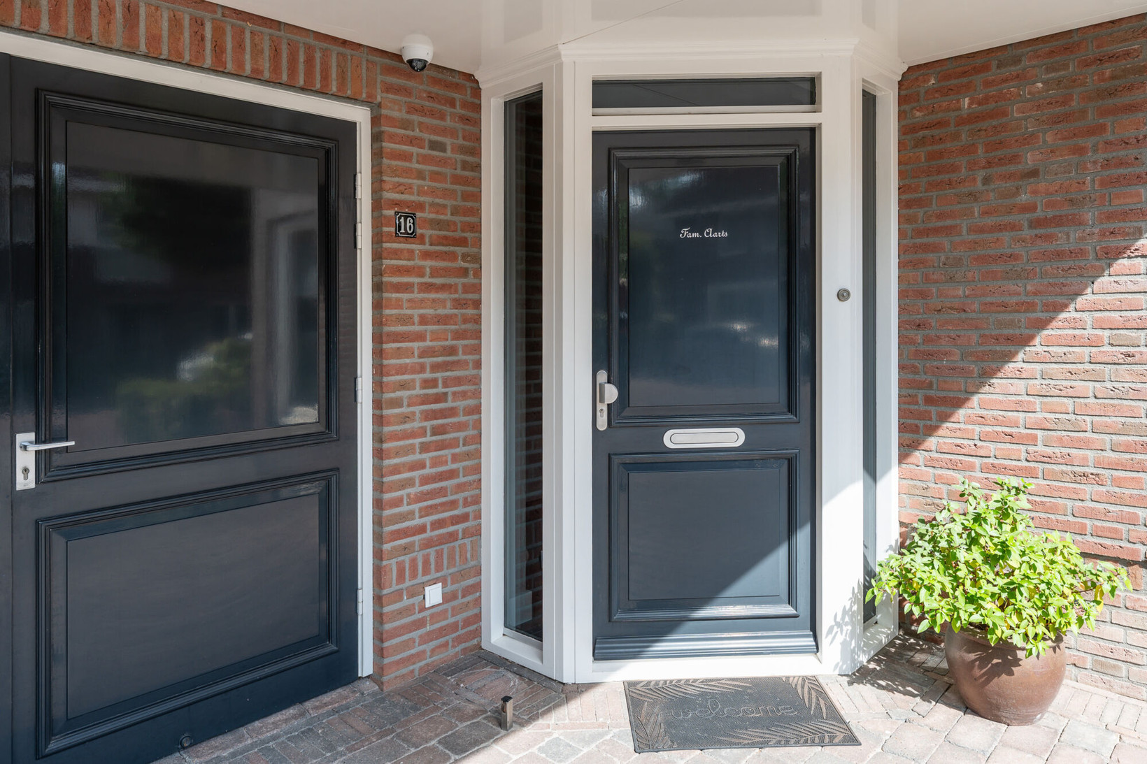 Twee-onder-één-kap te koop: Dircxken van Meghenstraat 16, Helmond