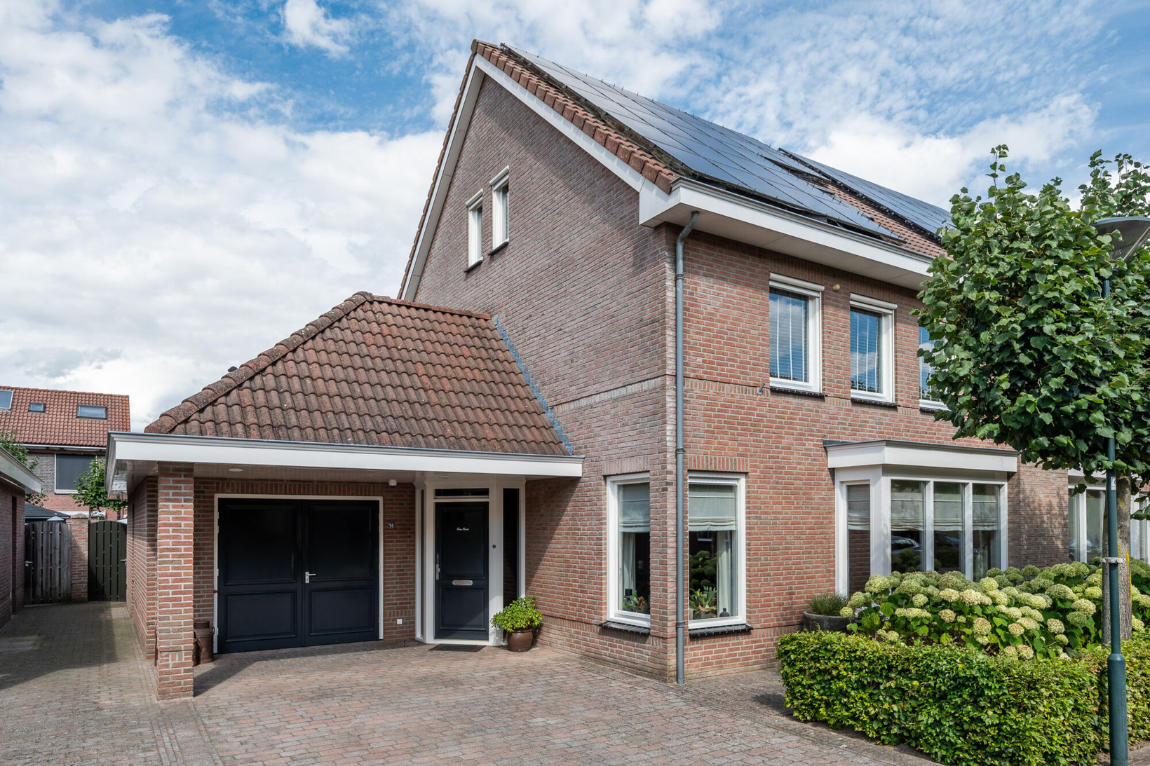 Twee-onder-één-kap te koop: Dircxken van Meghenstraat 16, Helmond