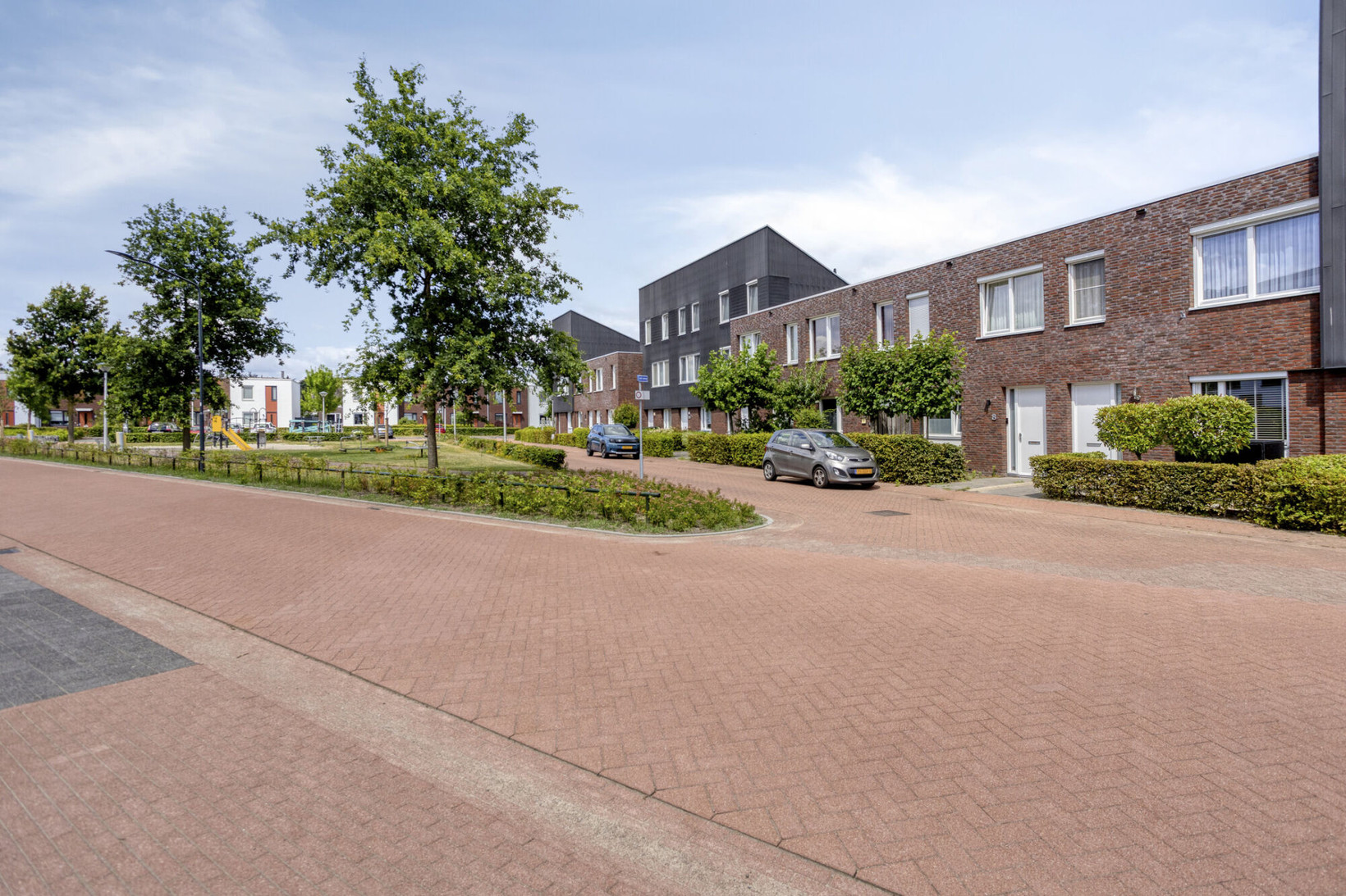 Tussenwoning te koop: Voorste Akkerweg 6, Helmond