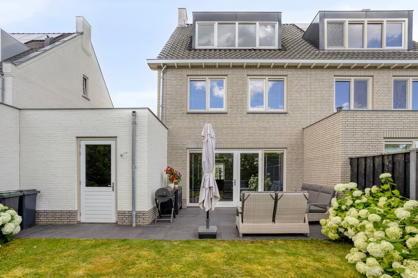 Tussenwoning te koop: Amijsdonk 14, Helmond