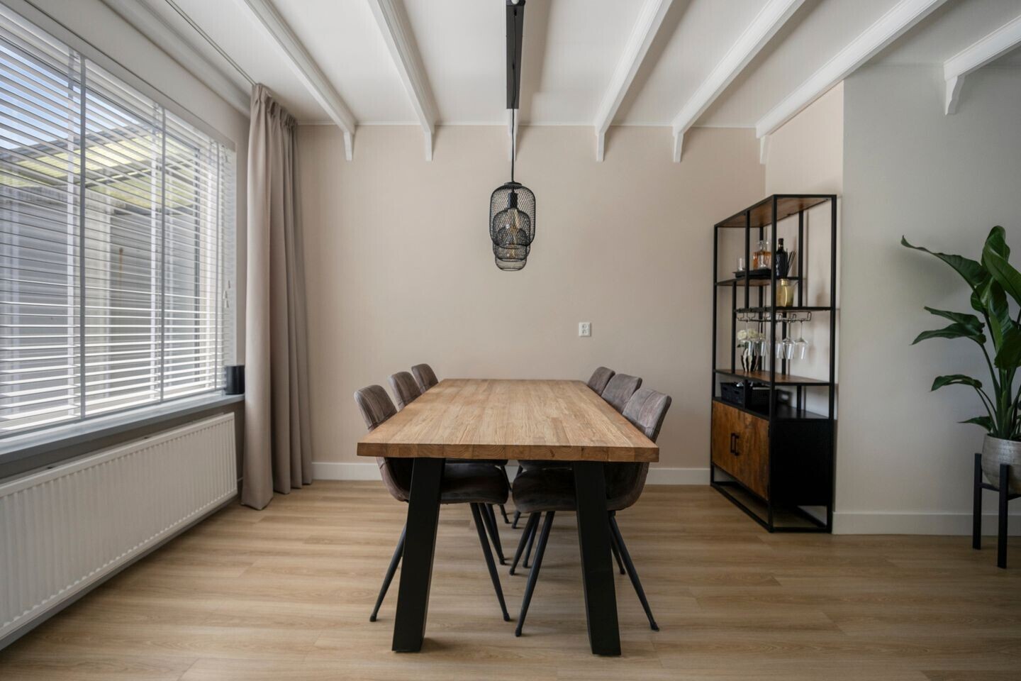 Tussenwoning te koop: Mierloseweg 209, Helmond