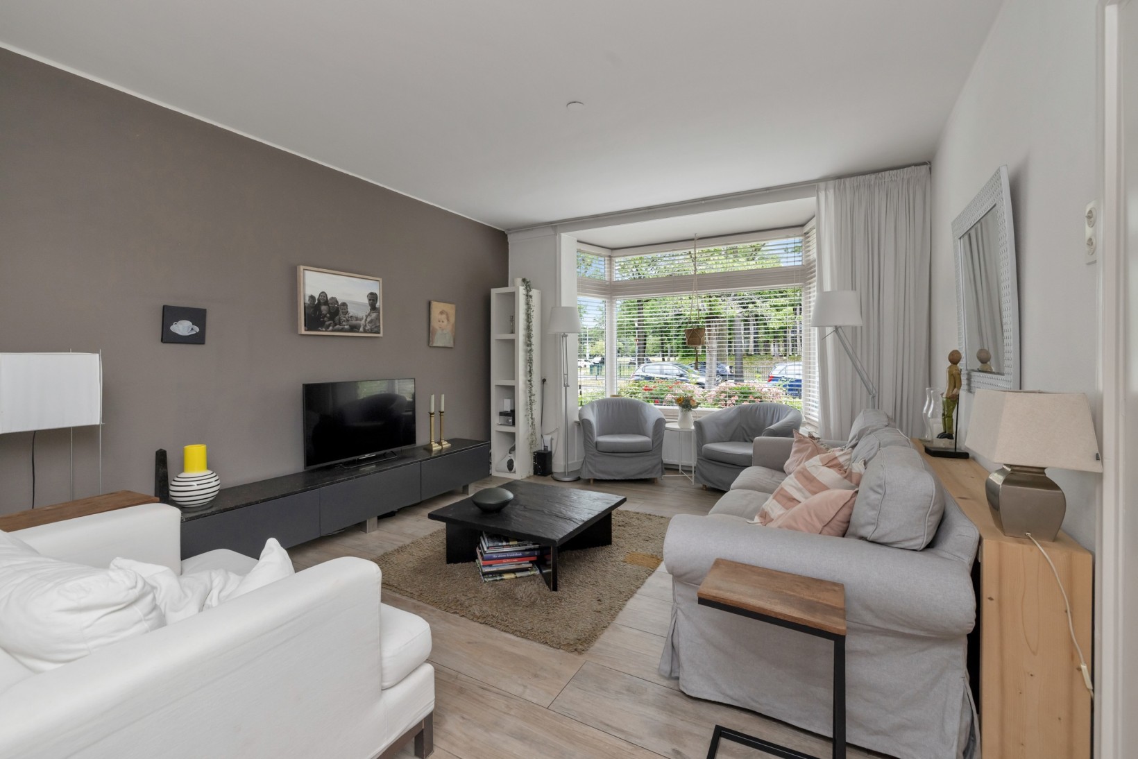 Tussenwoning te koop: Warandelaan 51, Helmond