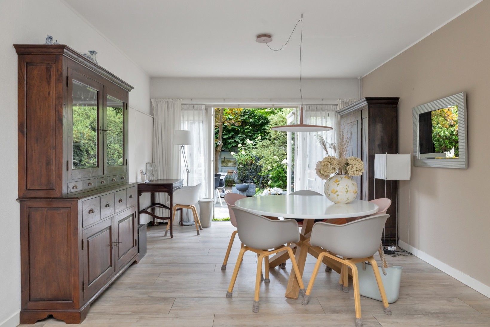 Tussenwoning te koop: Warandelaan 51, Helmond