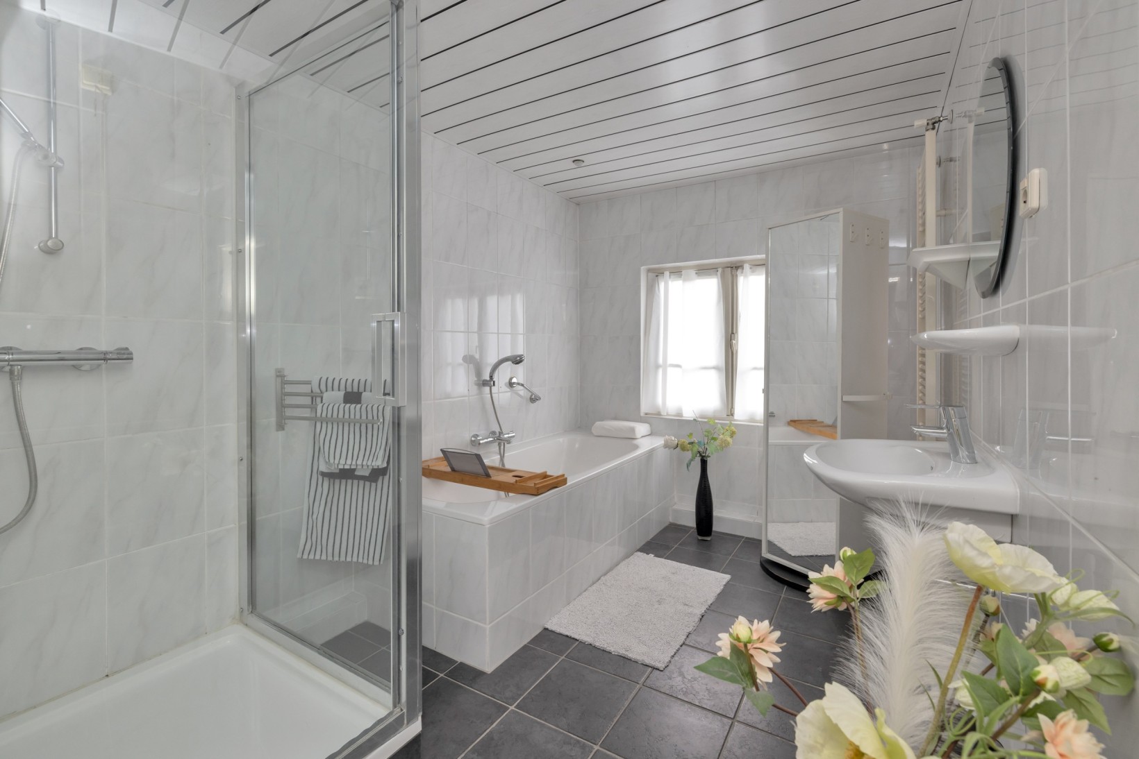 Tussenwoning te koop: Warandelaan 51, Helmond