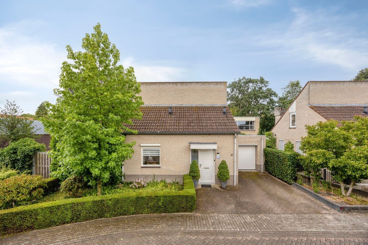 Vrijstaande woning te koop: Schubertlaan 1, Helmond