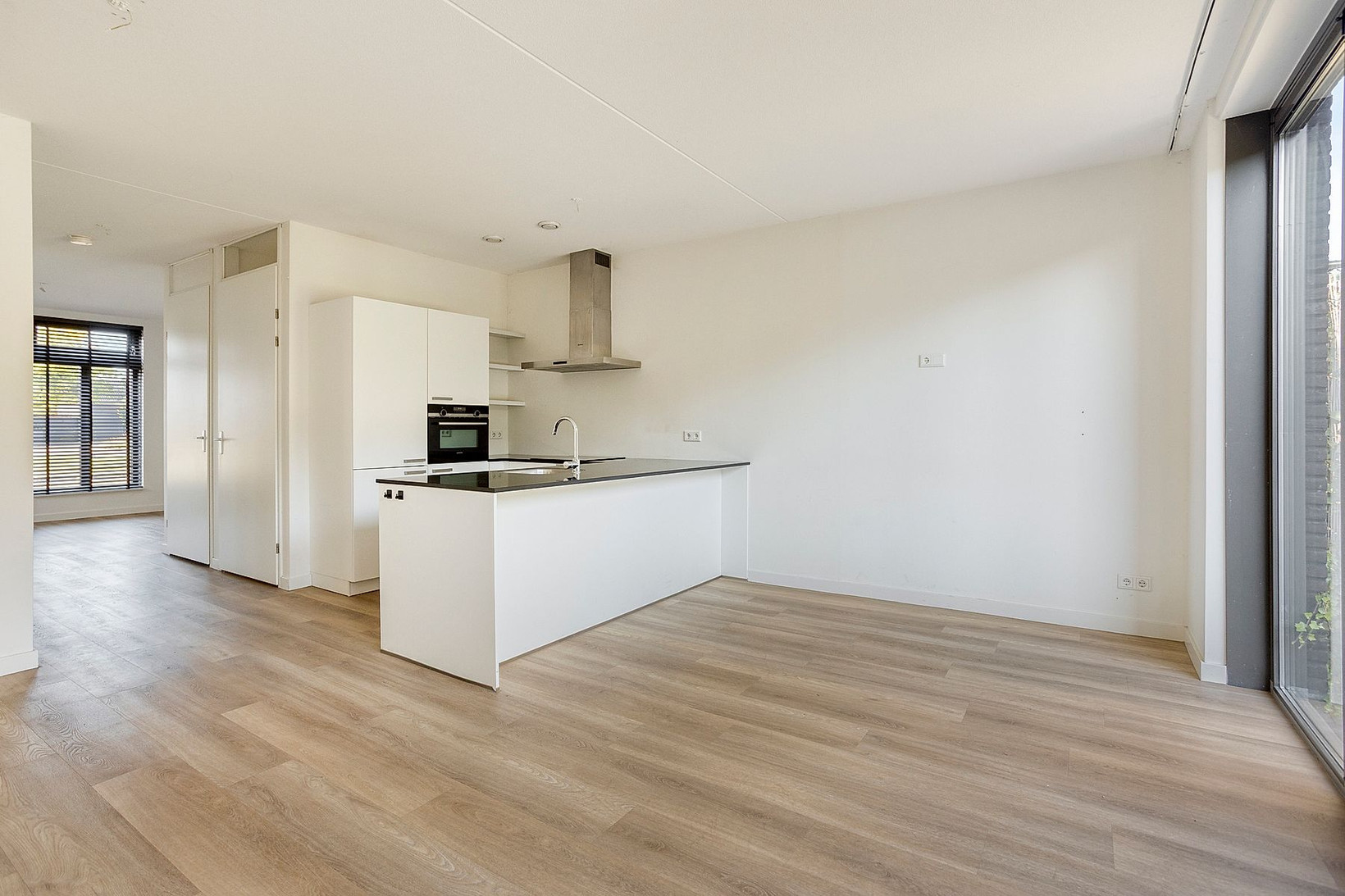 Twee-onder-één-kap te koop: Tyboschplein 25, Helmond