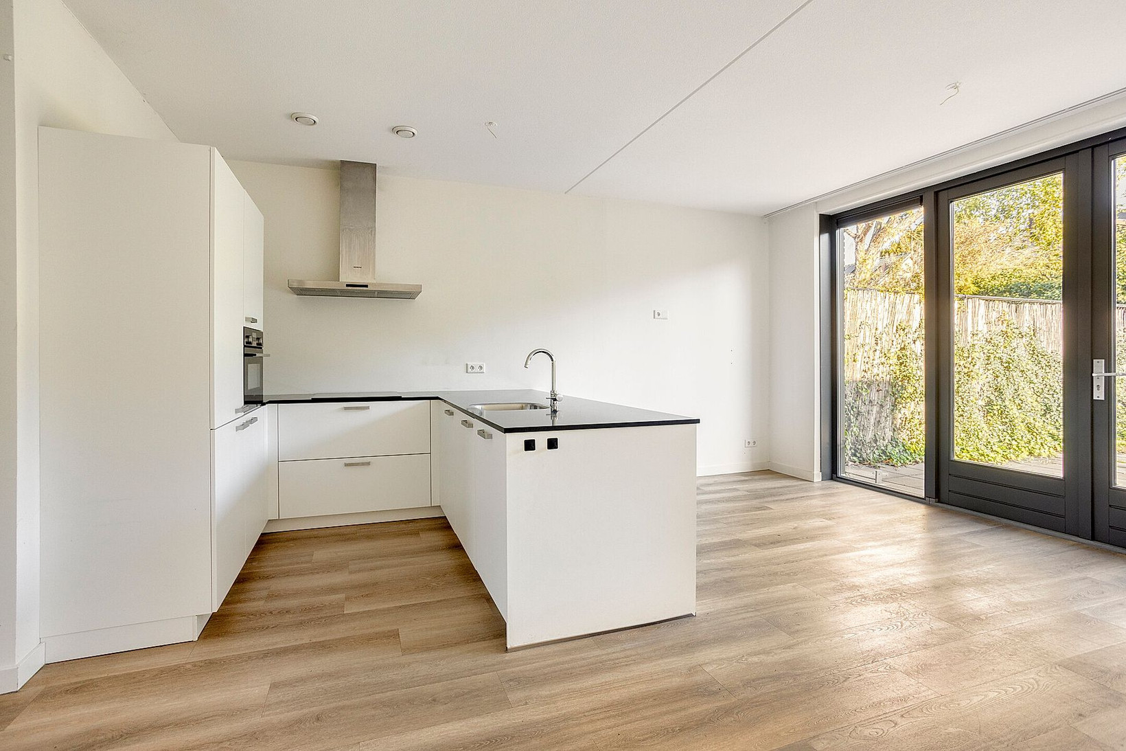 Twee-onder-één-kap te koop: Tyboschplein 25, Helmond
