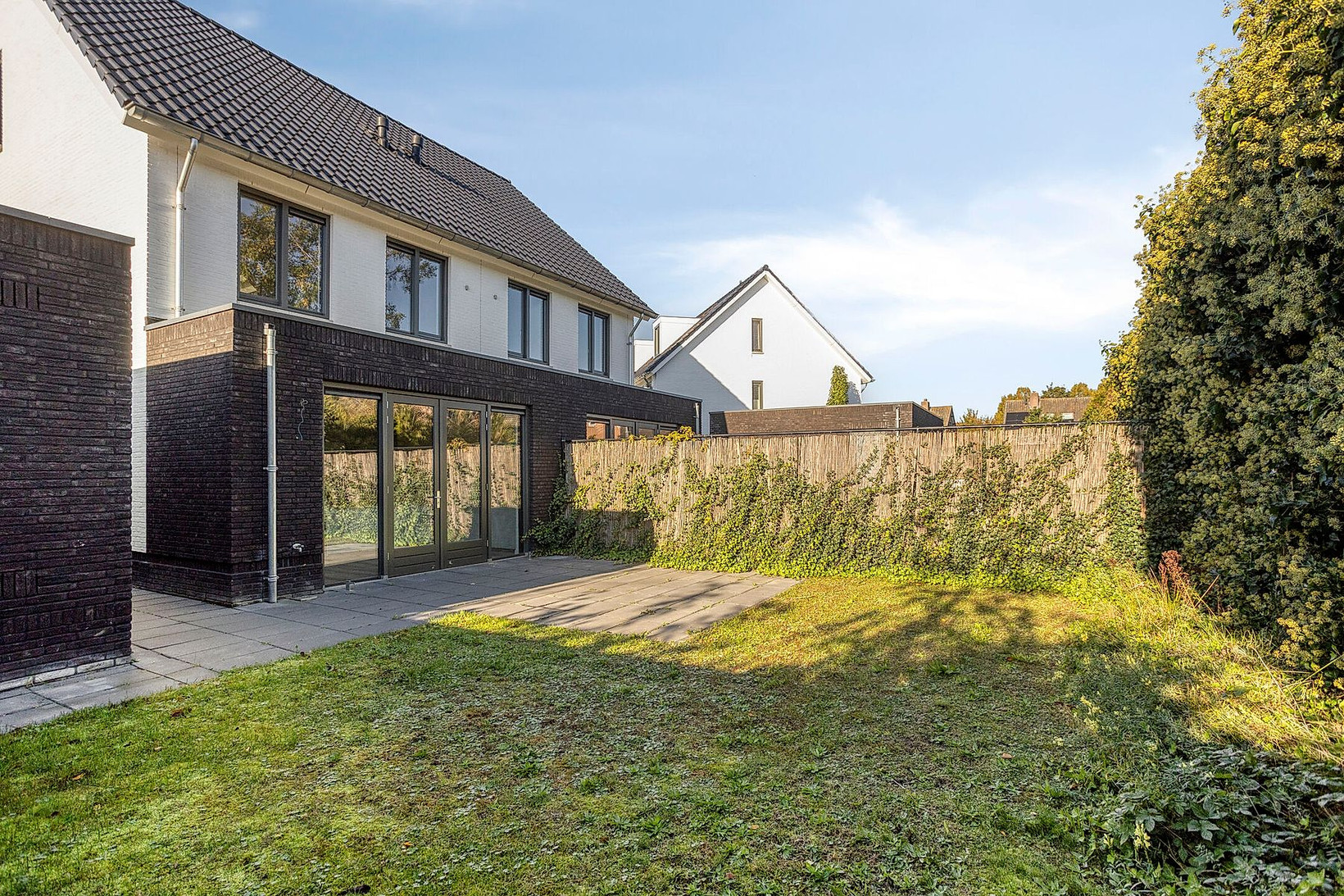 Twee-onder-één-kap te koop: Tyboschplein 25, Helmond