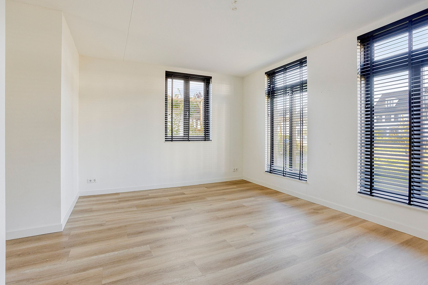 Twee-onder-één-kap te koop: Tyboschplein 25, Helmond
