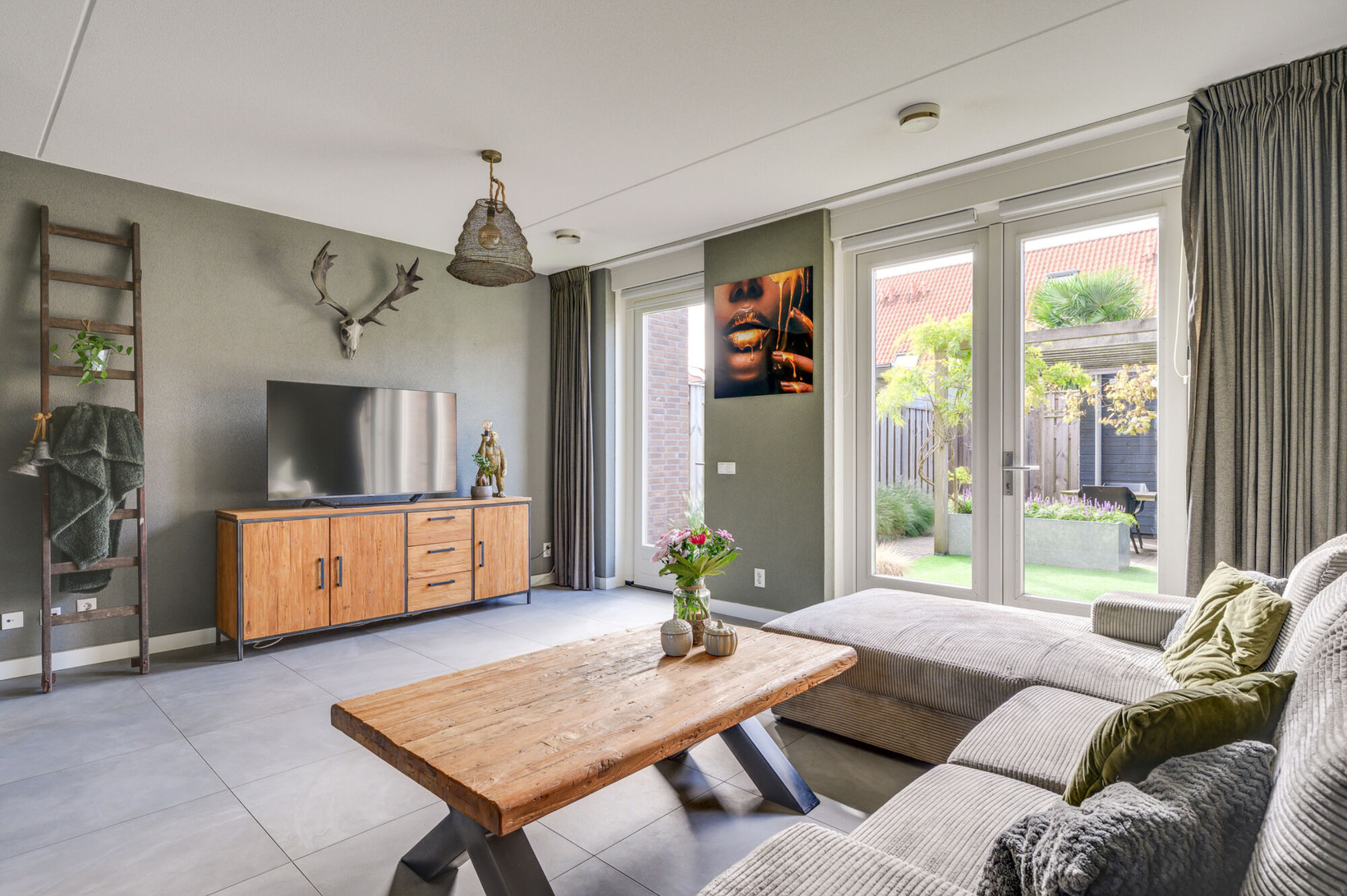 Tussenwoning te koop: Schrijvershoeve 76, Helmond