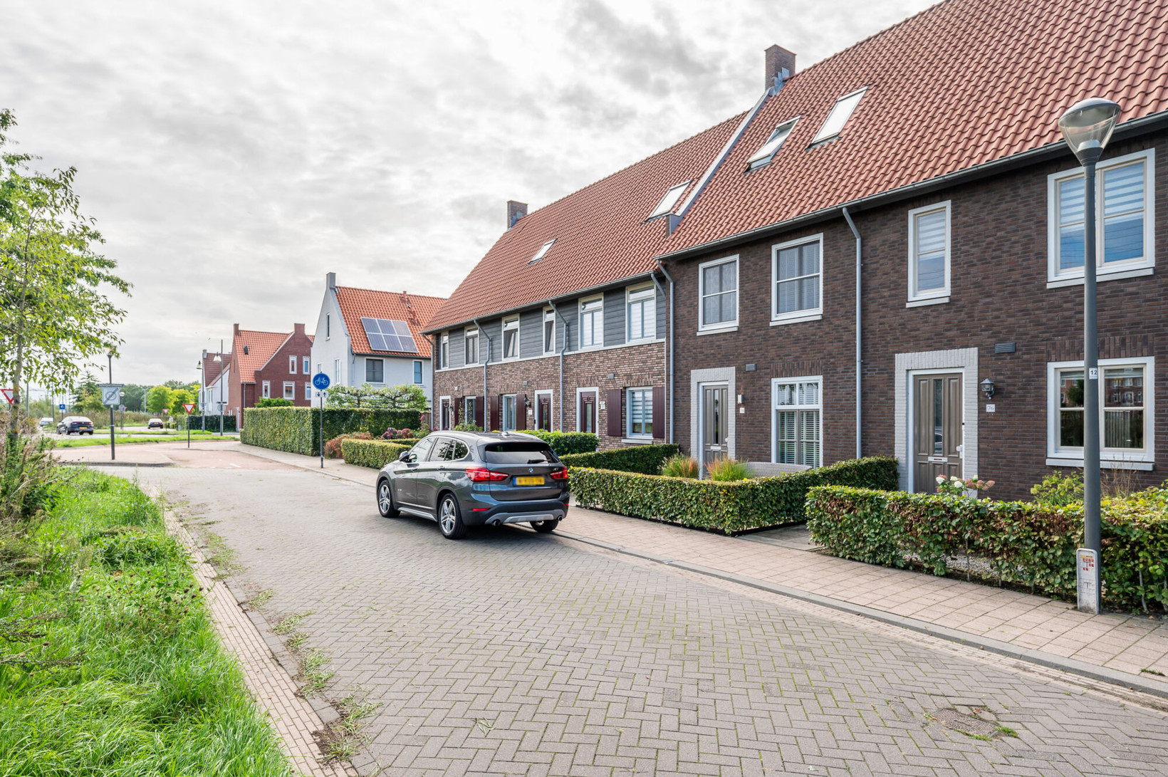 Tussenwoning te koop: Schrijvershoeve 76, Helmond