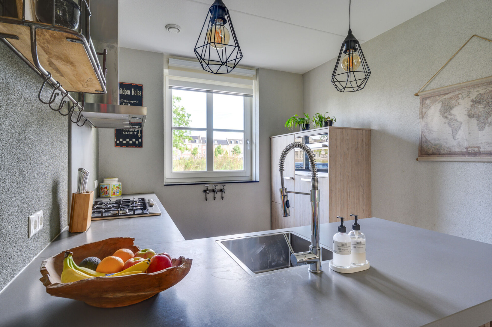 Tussenwoning te koop: Schrijvershoeve 76, Helmond