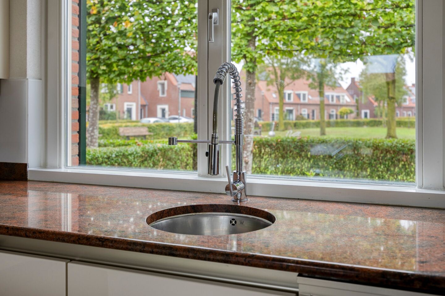 Twee-onder-één-kap te koop: Boomsehoeve 1, Helmond