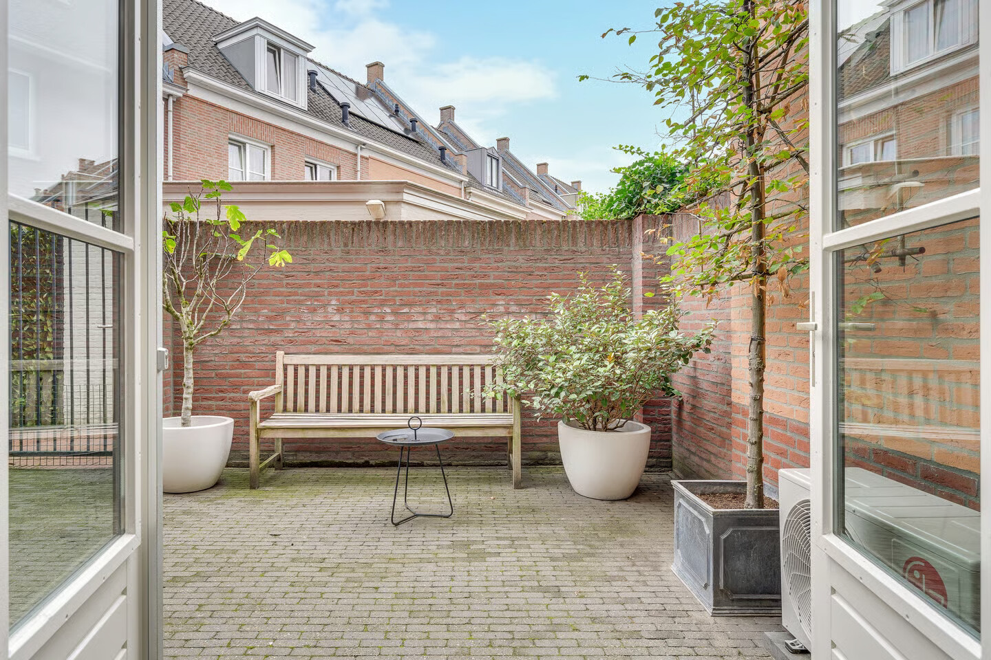 Tussenwoning te koop: Neerwal 94, Helmond
