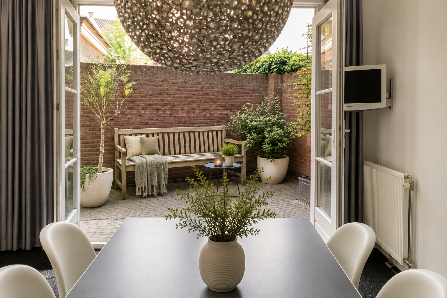 Tussenwoning te koop: Neerwal 94, Helmond