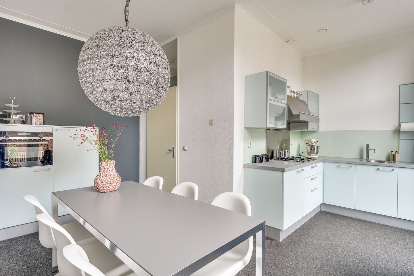 Tussenwoning te koop: Neerwal 94, Helmond