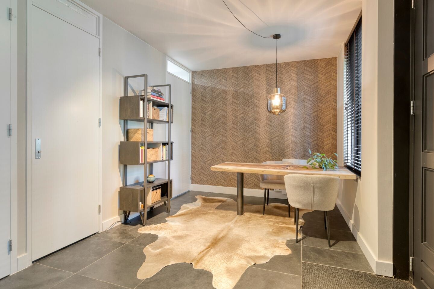 Tussenwoning te koop: Hertogsveld 6, Helmond