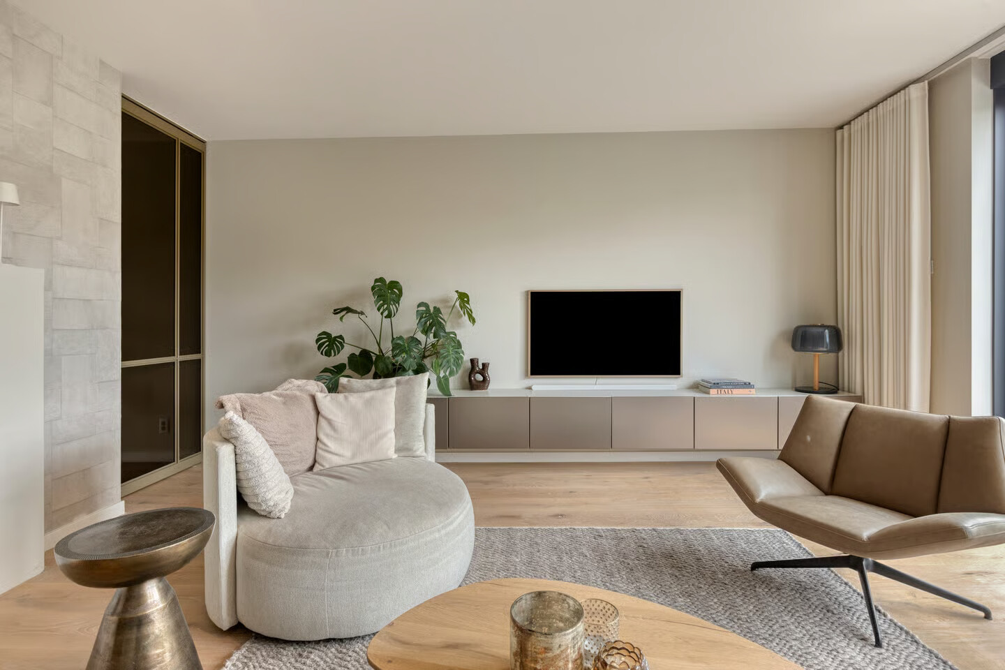 Tussenwoning te koop: Hertogsveld 6, Helmond
