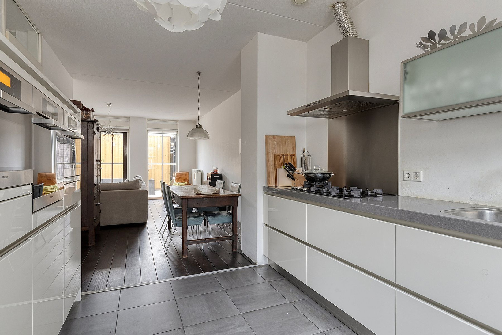Tussenwoning te koop: Herenlaan 120, Helmond