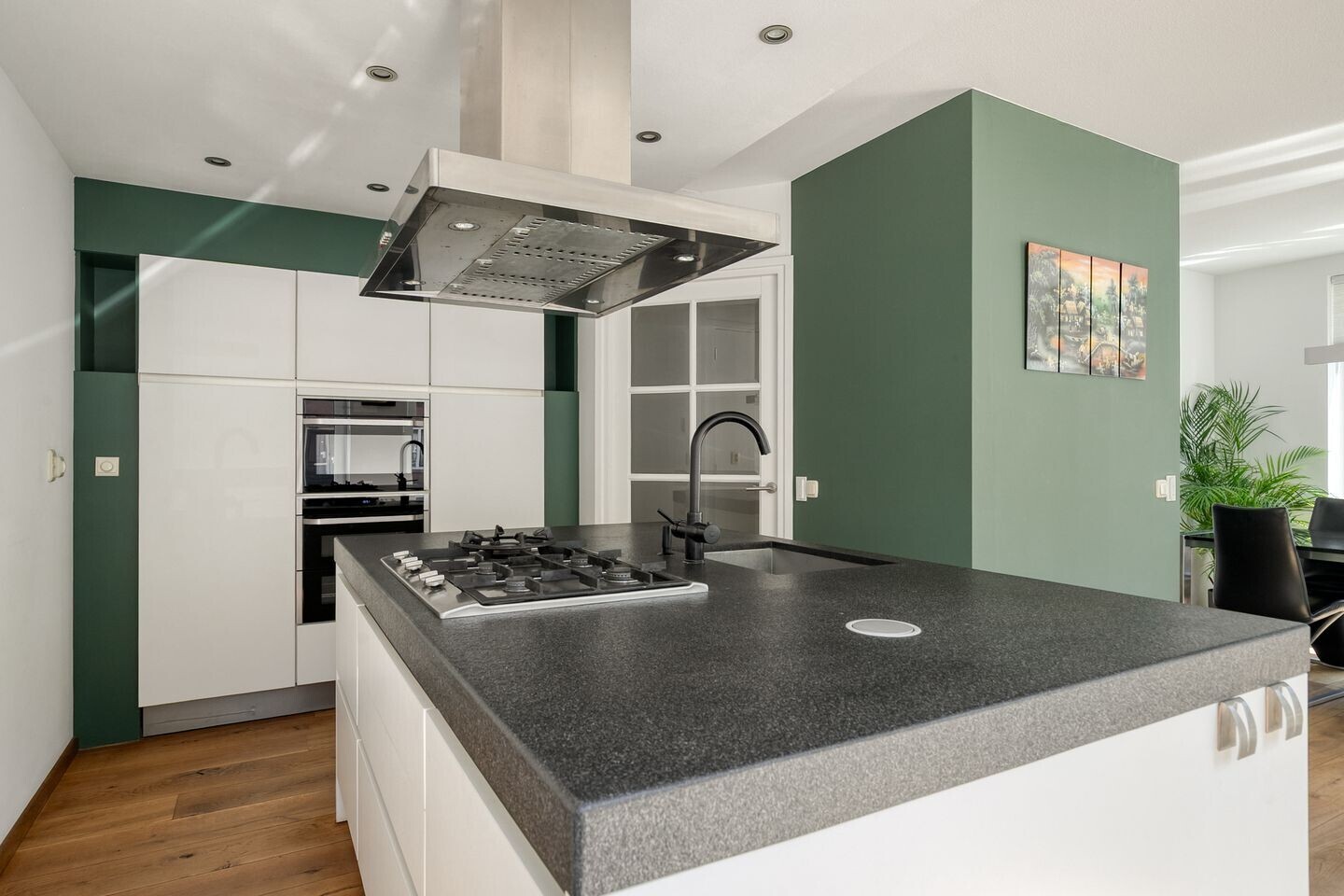 Tussenwoning te koop: Herenlaan 50, Helmond