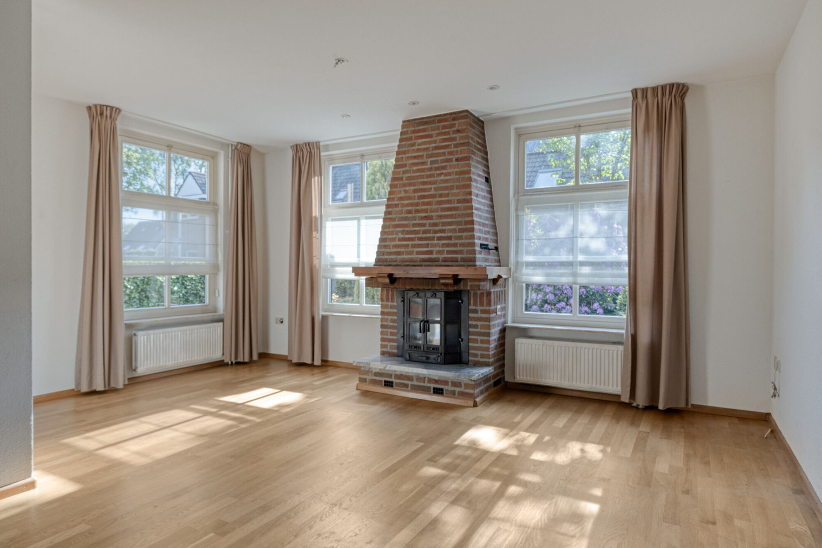 Vrijstaande woning te koop: Dr. Knippenberghof 2, Helmond
