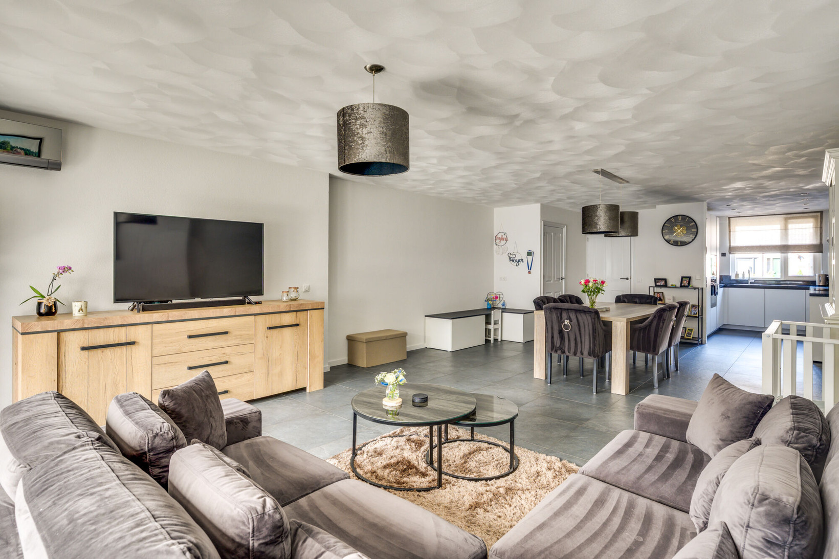 Tussenwoning te koop: Twentehof 57, Helmond