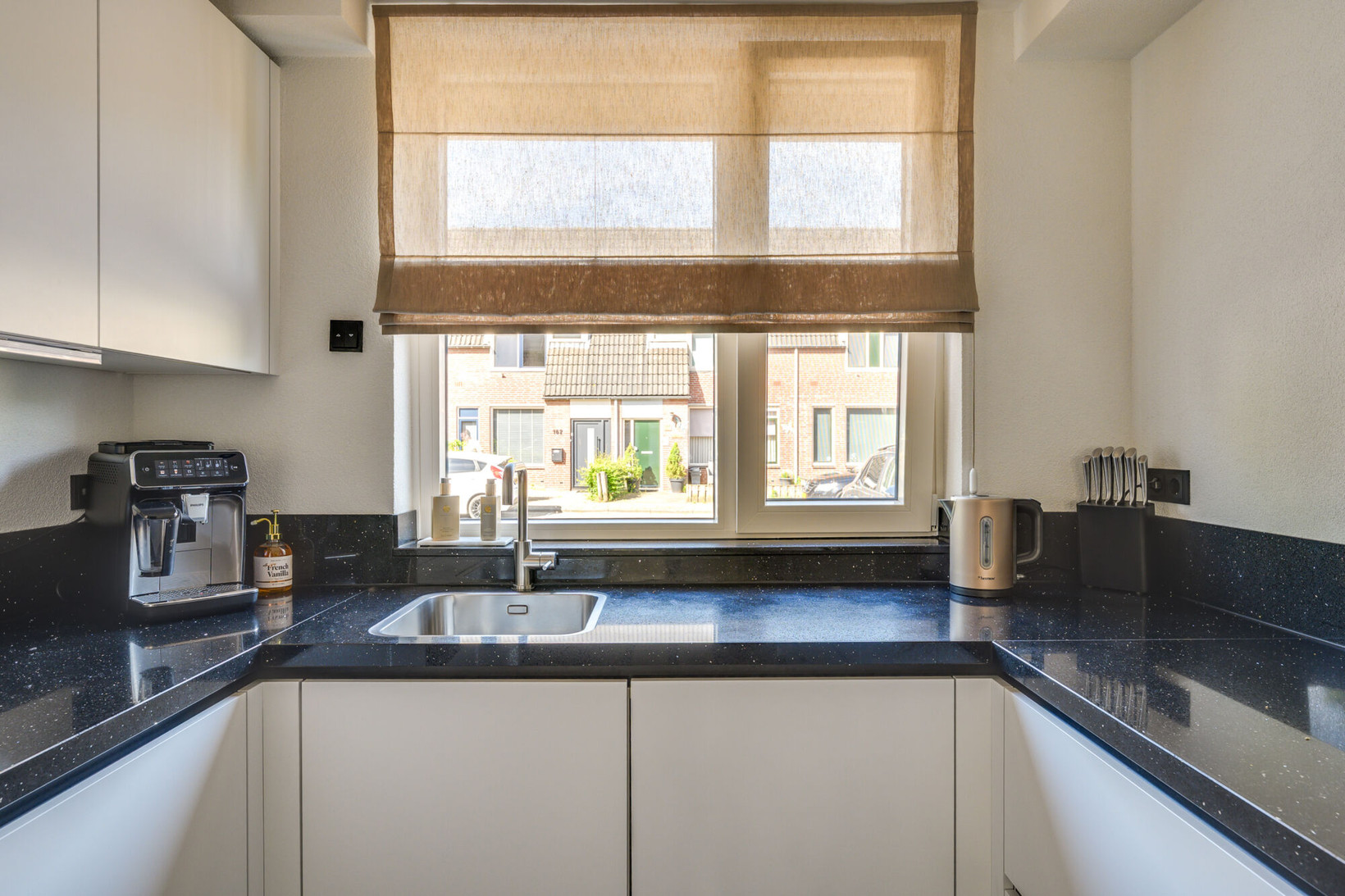 Tussenwoning te koop: Twentehof 57, Helmond