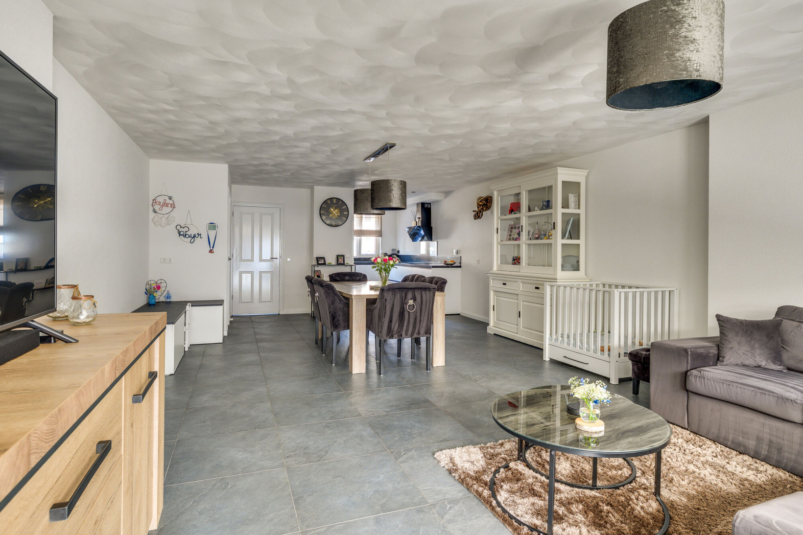 Tussenwoning te koop: Twentehof 57, Helmond